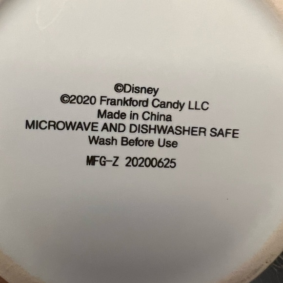 Disney Mickey and Friends Christmas Mug - Picture 6 of 7